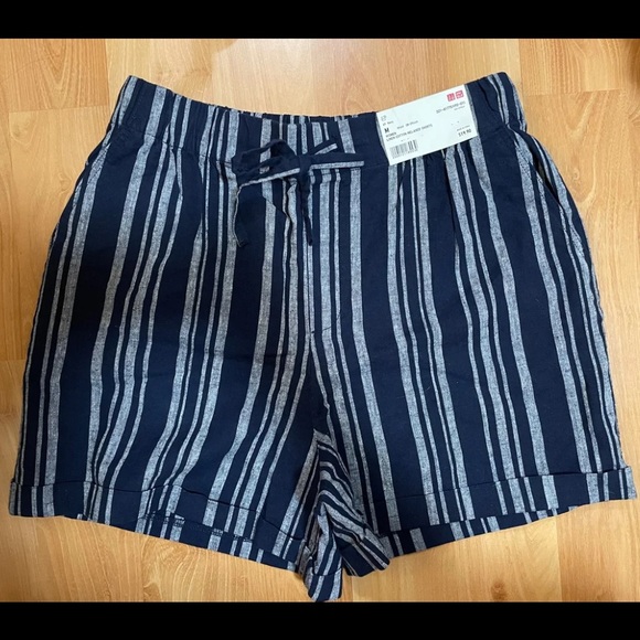 Uniqlo Women's Linen Relaxed Shorts Striped - Picture 2 of 2